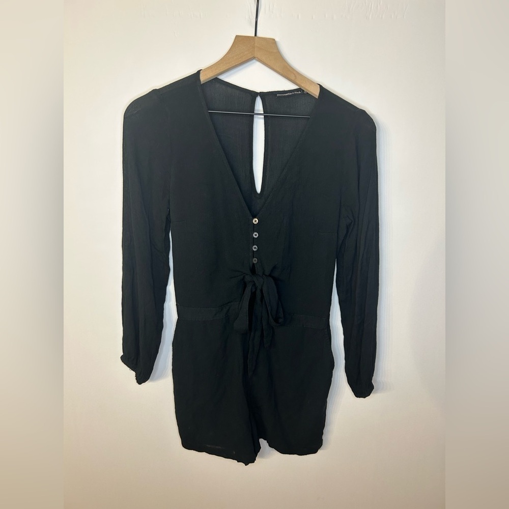 Abercrombie & Fitch Black Lined V Neck Long Sleeve Shorts Romper, Size Small